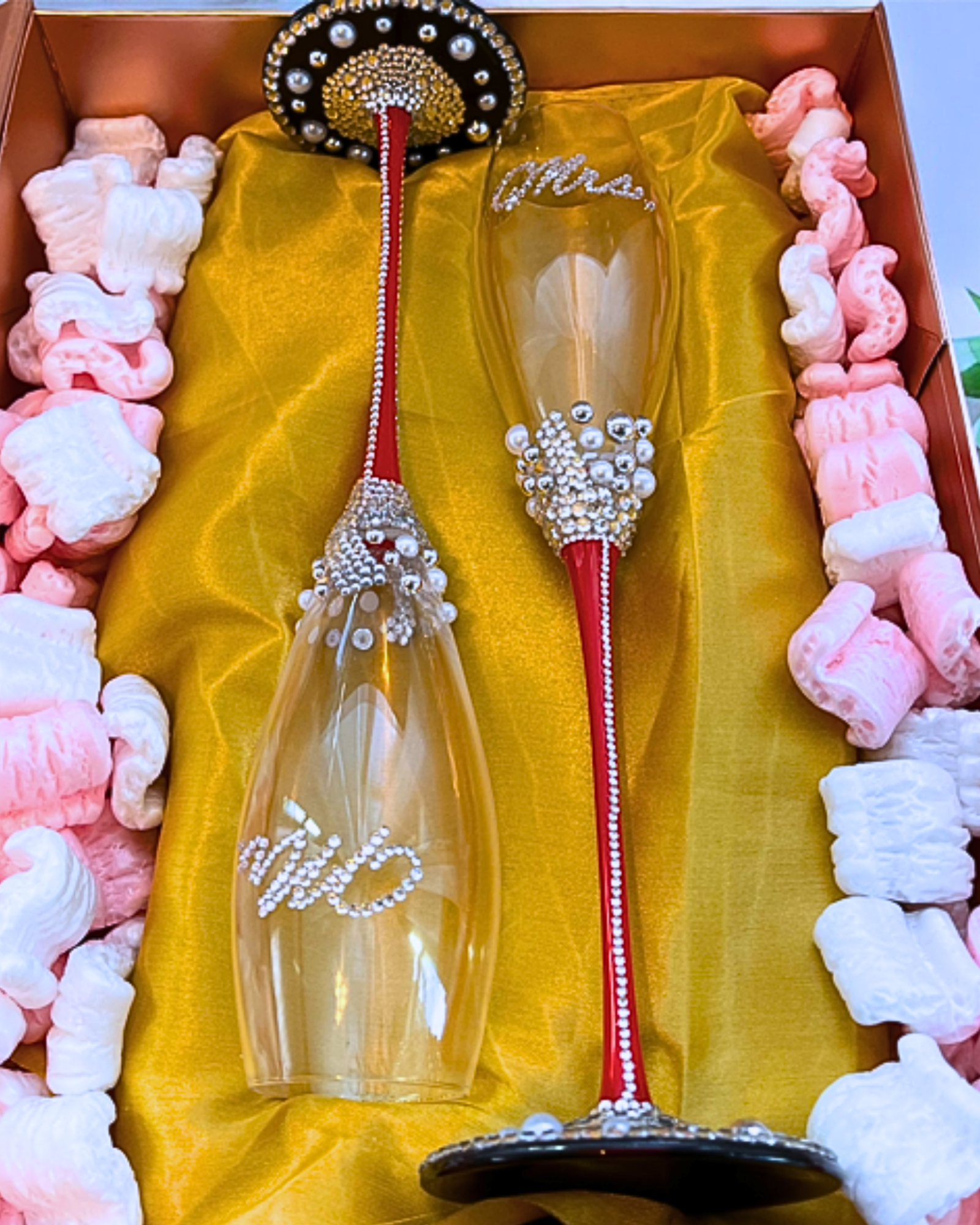 Personalized Champagne Glass – Wedding, Anniversary & Gift